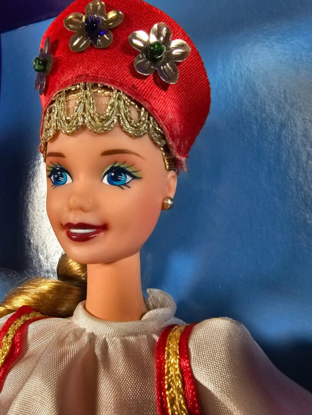 Mattel Barbie Doll of the World Russian Fashion Doll Red Vintage 1996 #16500 - Picture 5 of 11